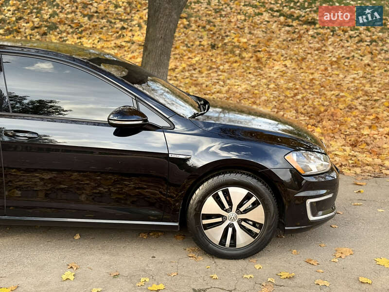 Хэтчбек Volkswagen e-Golf 2015 в Кропивницком