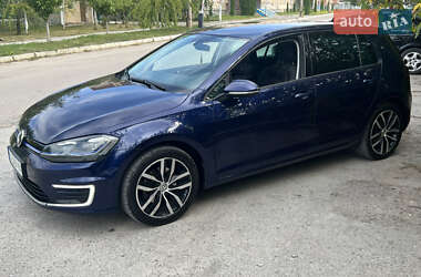 Хэтчбек Volkswagen e-Golf 2019 в 