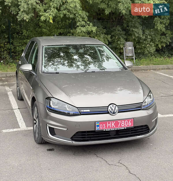 Volkswagen e-Golf 2015