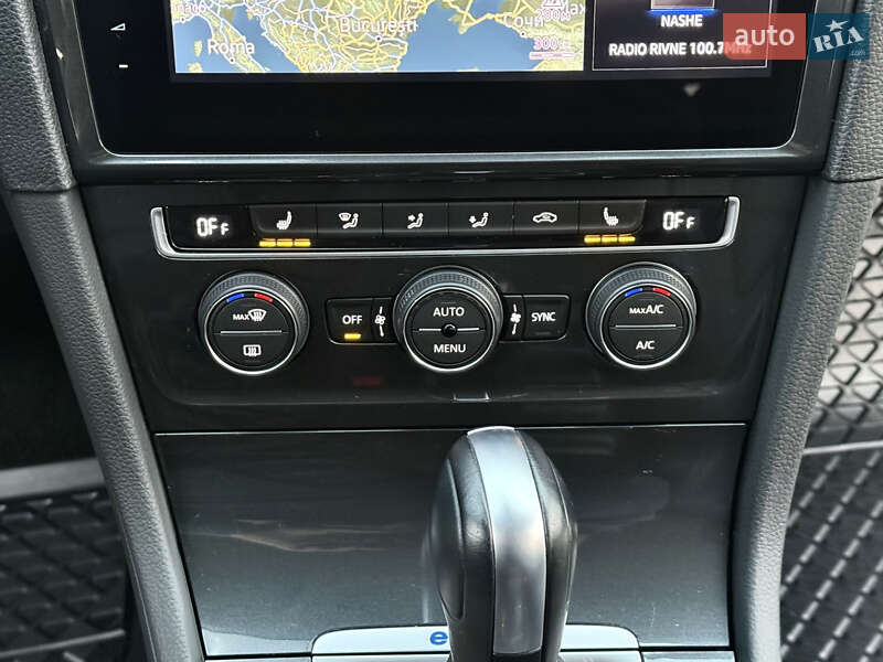 Хэтчбек Volkswagen e-Golf 2020 в Ровно