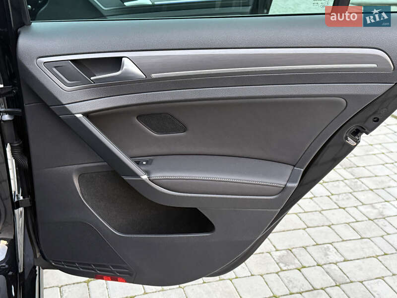 Хэтчбек Volkswagen e-Golf 2020 в Ровно