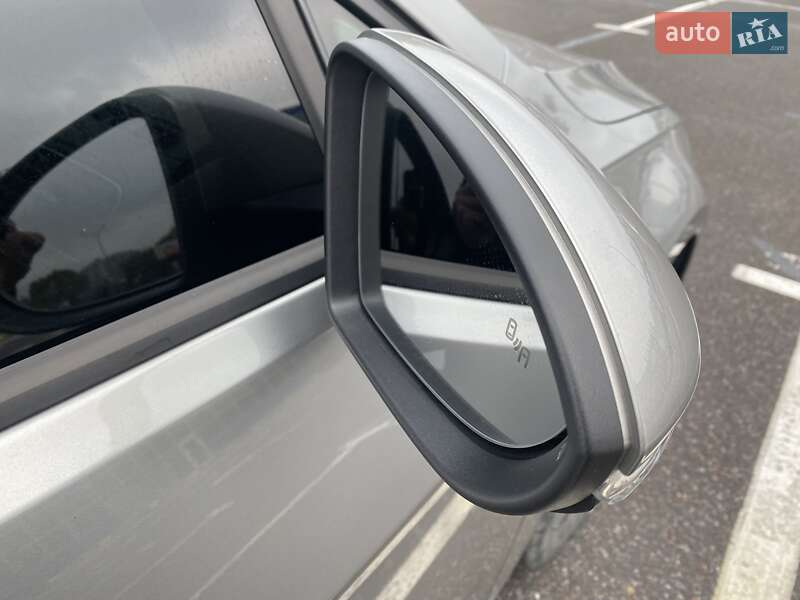 Хетчбек Volkswagen e-Golf 2019 в Хмельницькому фото 7 Хетчбек Volkswagen e-Golf 2019 в Хмельницькому