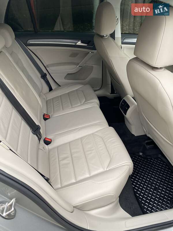 Хетчбек Volkswagen e-Golf 2019 в Хмельницькому фото 15 Хетчбек Volkswagen e-Golf 2019 в Хмельницькому