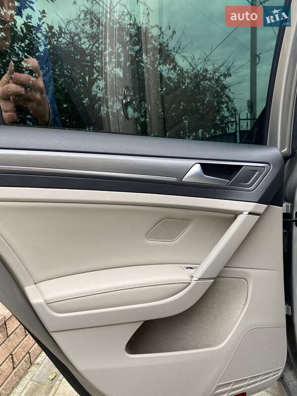 Хетчбек Volkswagen e-Golf 2019 в Хмельницькому фото 19 Хетчбек Volkswagen e-Golf 2019 в Хмельницькому