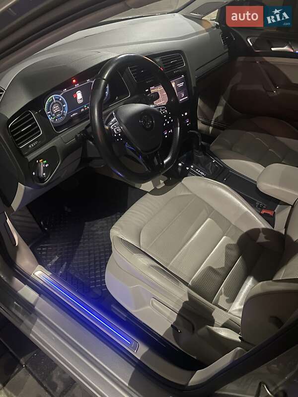 Хетчбек Volkswagen e-Golf 2019 в Хмельницькому фото 24 Хетчбек Volkswagen e-Golf 2019 в Хмельницькому