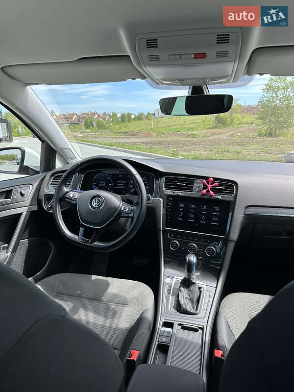 Хэтчбек Volkswagen e-Golf 2018 в Хмельницком