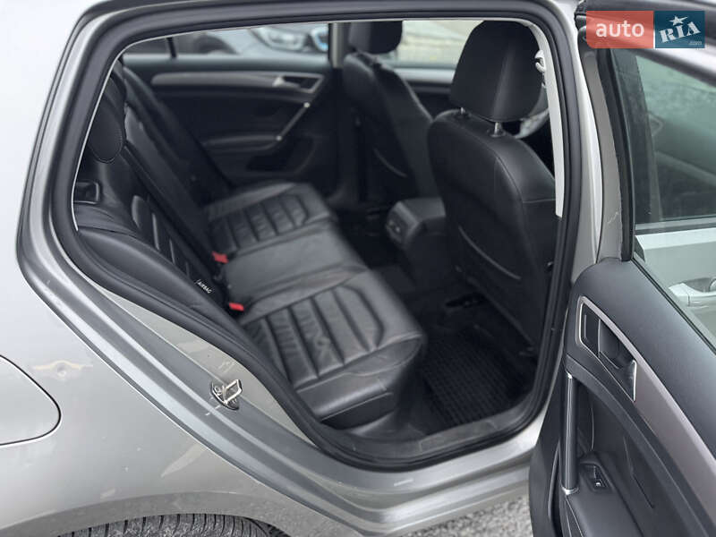 Хетчбек Volkswagen e-Golf 2014 в Рівному