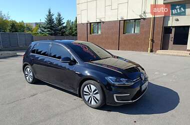 Хетчбек Volkswagen e-Golf 2018 в Дніпрі