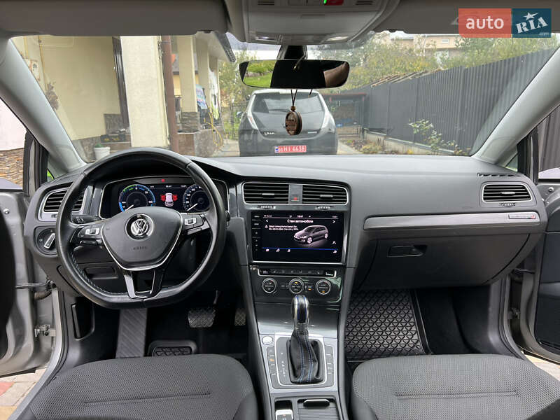 Хетчбек Volkswagen e-Golf 2019 в Винниках