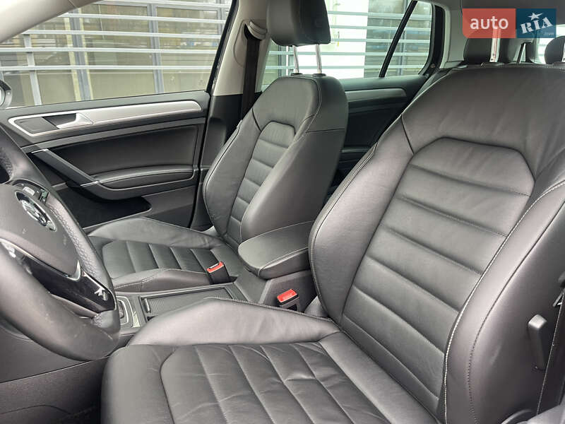 Хэтчбек Volkswagen e-Golf 2016 в Ровно