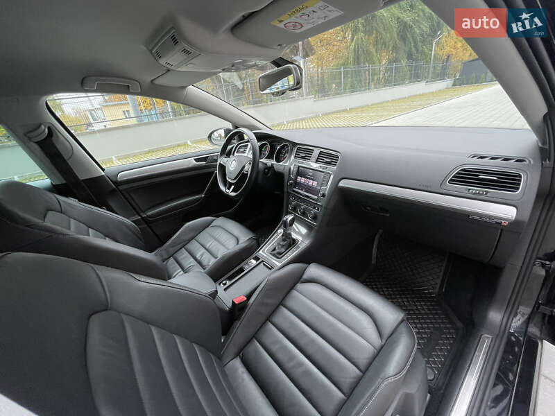 Хэтчбек Volkswagen e-Golf 2016 в Ровно