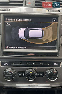 Хэтчбек Volkswagen e-Golf 2014 в 