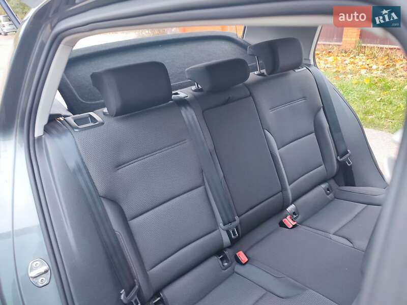 Хэтчбек Volkswagen e-Golf 2018 в Киеве