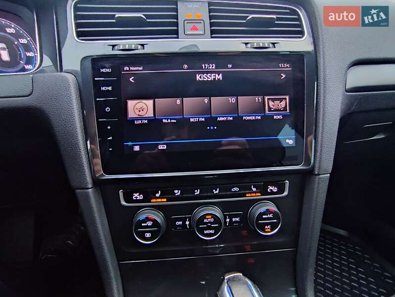 Хэтчбек Volkswagen e-Golf 2018 в Киеве