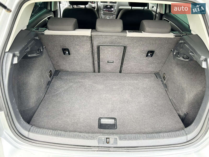 Хэтчбек Volkswagen e-Golf 2014 в Золочеве фото 45 Хэтчбек Volkswagen e-Golf 2014 в Золочеве