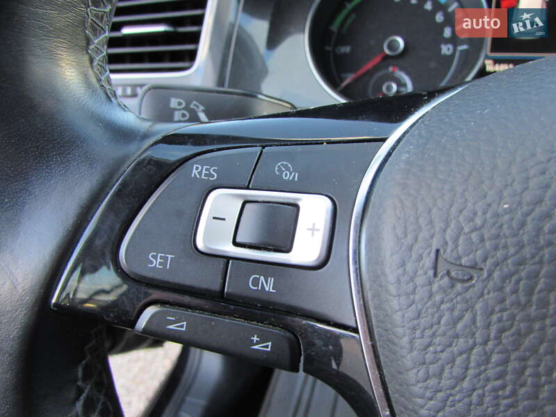 Хэтчбек Volkswagen e-Golf 2018 в Кропивницком