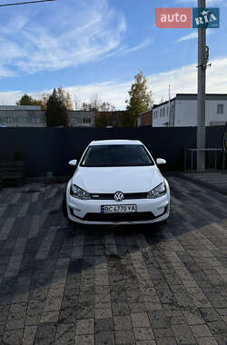 Хэтчбек Volkswagen e-Golf 2016 в 