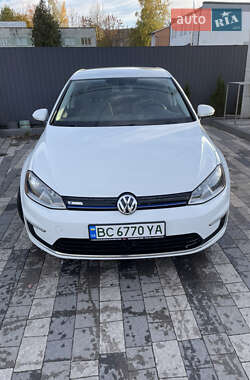 Хэтчбек Volkswagen e-Golf 2016 в 