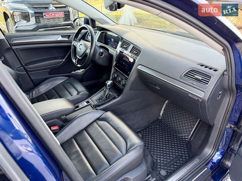 Хэтчбек Volkswagen e-Golf 2017 в Львове фото 13 Хэтчбек Volkswagen e-Golf 2017 в Львове