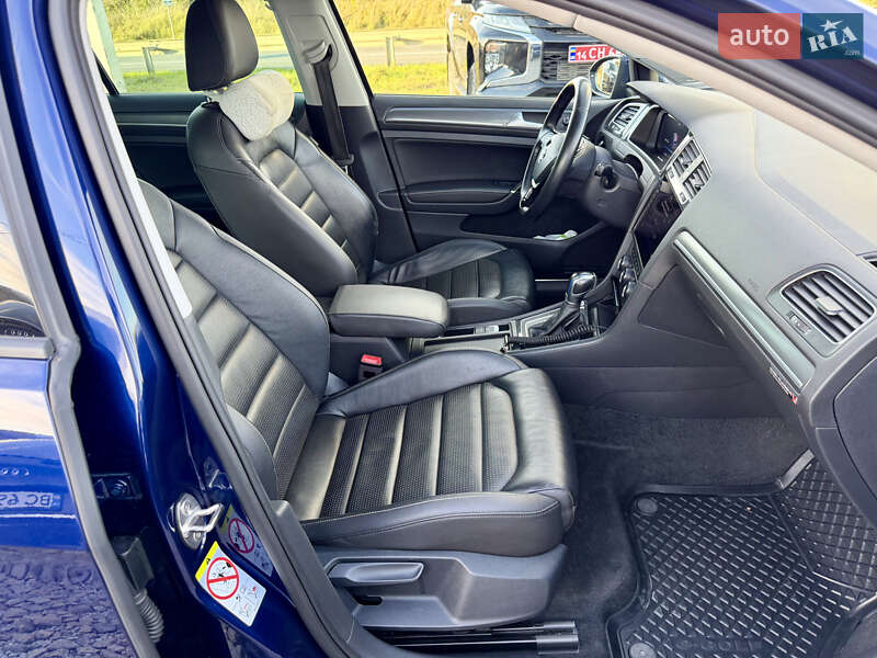 Хэтчбек Volkswagen e-Golf 2017 в Львове фото 11 Хэтчбек Volkswagen e-Golf 2017 в Львове