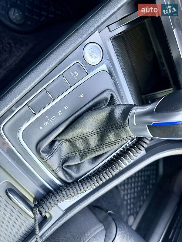 Хэтчбек Volkswagen e-Golf 2017 в Львове фото 21 Хэтчбек Volkswagen e-Golf 2017 в Львове
