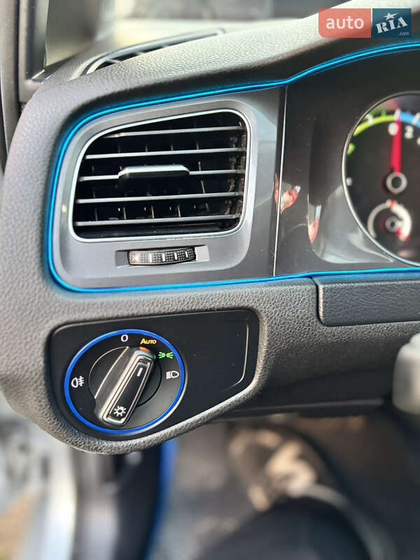 Хэтчбек Volkswagen e-Golf 2014 в Золочеве фото 105 Хэтчбек Volkswagen e-Golf 2014 в Золочеве