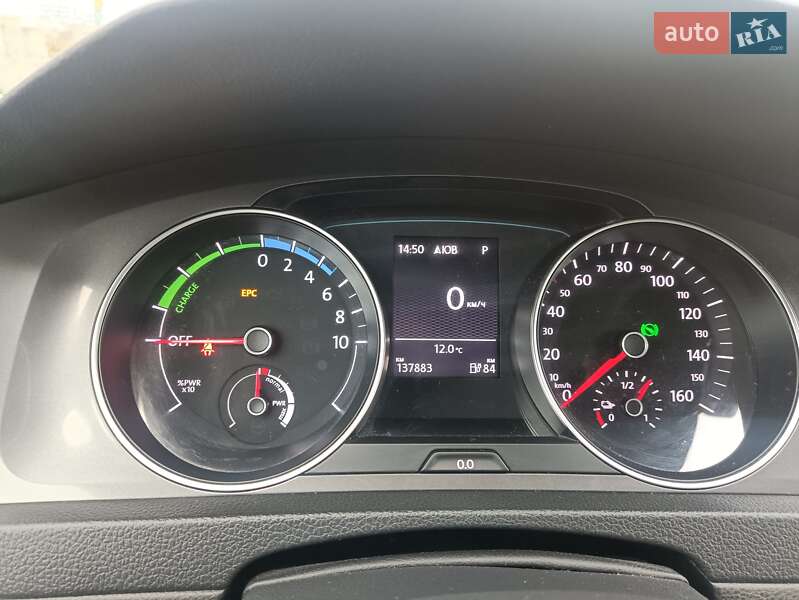 Хэтчбек Volkswagen e-Golf 2015 в Стрые