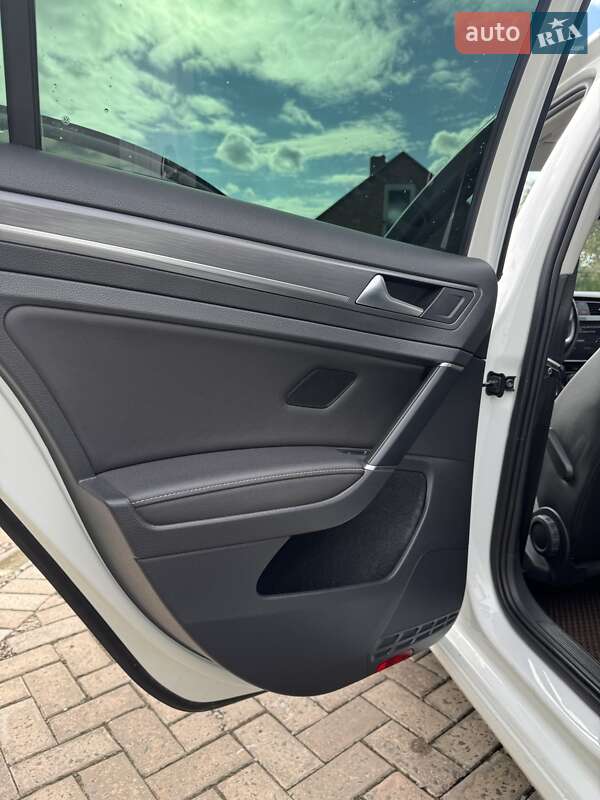 Хэтчбек Volkswagen e-Golf 2019 в Львове