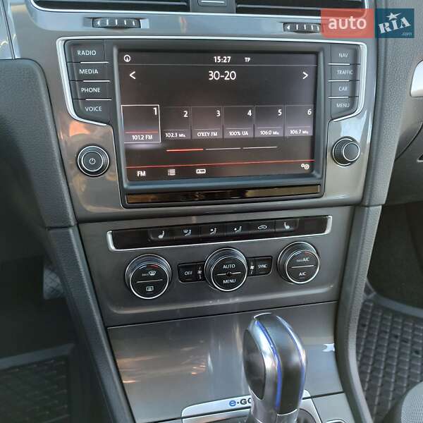 Хетчбек Volkswagen e-Golf 2015 в Старокостянтинові фото 53 Хетчбек Volkswagen e-Golf 2015 в Старокостянтинові