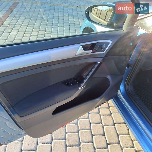 Хетчбек Volkswagen e-Golf 2015 в Старокостянтинові фото 70 Хетчбек Volkswagen e-Golf 2015 в Старокостянтинові