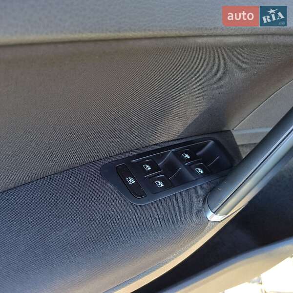 Хетчбек Volkswagen e-Golf 2015 в Старокостянтинові фото 76 Хетчбек Volkswagen e-Golf 2015 в Старокостянтинові