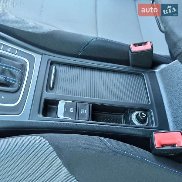 Хетчбек Volkswagen e-Golf 2015 в Старокостянтинові фото 81 Хетчбек Volkswagen e-Golf 2015 в Старокостянтинові