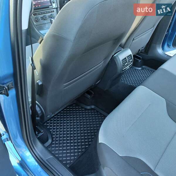 Хетчбек Volkswagen e-Golf 2015 в Старокостянтинові фото 87 Хетчбек Volkswagen e-Golf 2015 в Старокостянтинові