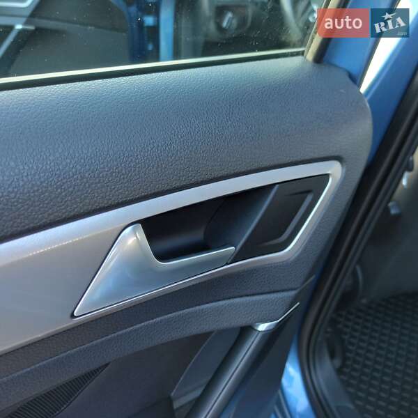 Хетчбек Volkswagen e-Golf 2015 в Старокостянтинові фото 86 Хетчбек Volkswagen e-Golf 2015 в Старокостянтинові