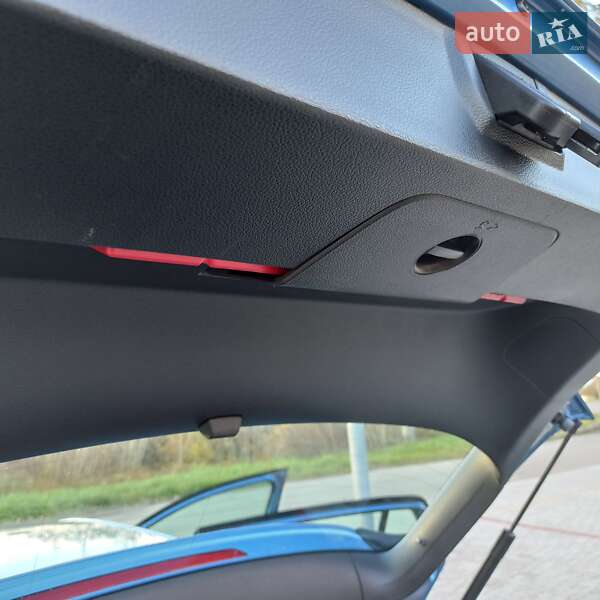 Хетчбек Volkswagen e-Golf 2015 в Старокостянтинові фото 91 Хетчбек Volkswagen e-Golf 2015 в Старокостянтинові