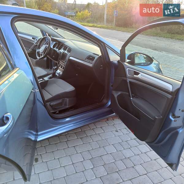 Хетчбек Volkswagen e-Golf 2015 в Старокостянтинові фото 102 Хетчбек Volkswagen e-Golf 2015 в Старокостянтинові