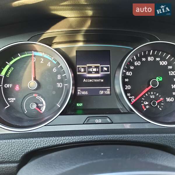 Хетчбек Volkswagen e-Golf 2015 в Старокостянтинові фото 142 Хетчбек Volkswagen e-Golf 2015 в Старокостянтинові