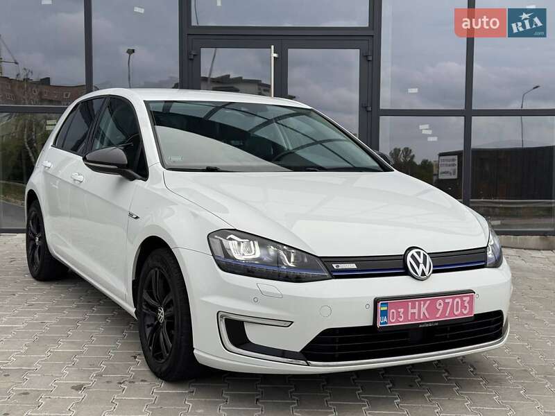 Хэтчбек Volkswagen e-Golf 2017 в 