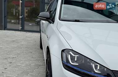 Хэтчбек Volkswagen e-Golf 2017 в 