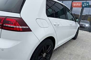 Хэтчбек Volkswagen e-Golf 2017 в 