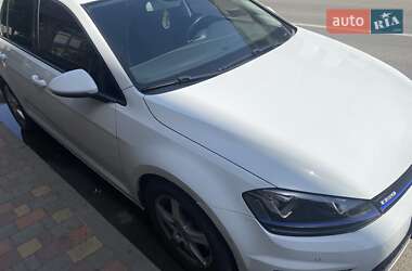 Хетчбек Volkswagen e-Golf 2014 в Ужгороді