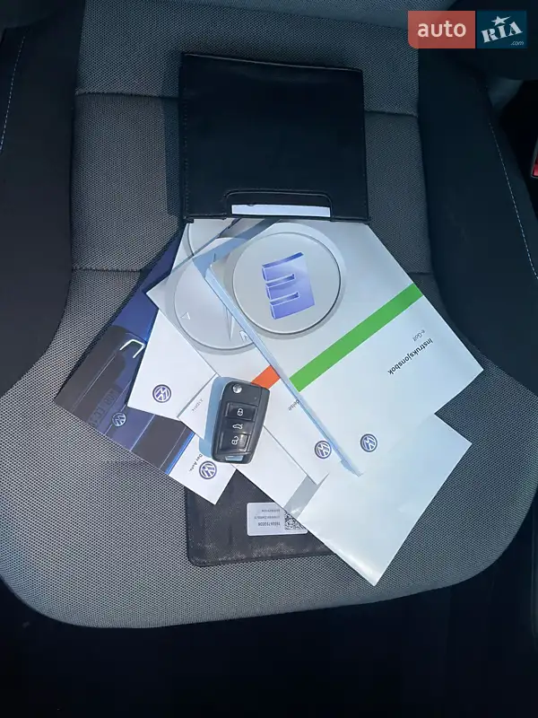 Хэтчбек Volkswagen e-Golf 2015 в Львове документ