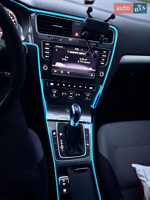 Хэтчбек Volkswagen e-Golf 2014 в Золочеве