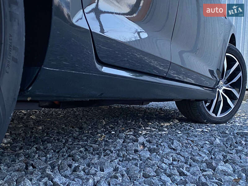 Хетчбек Volkswagen e-Golf 2020 в Самборі