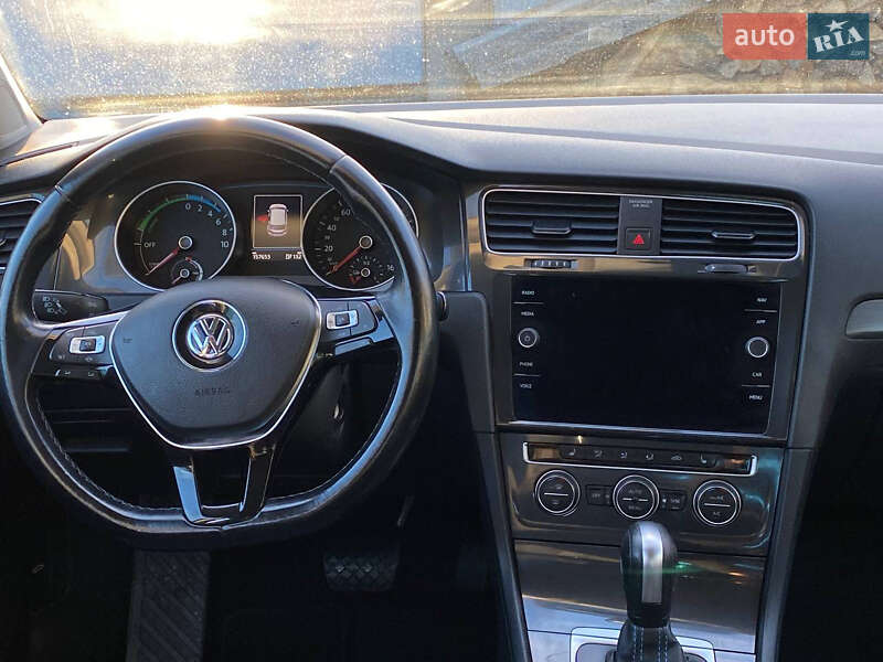 Хетчбек Volkswagen e-Golf 2020 в Самборі