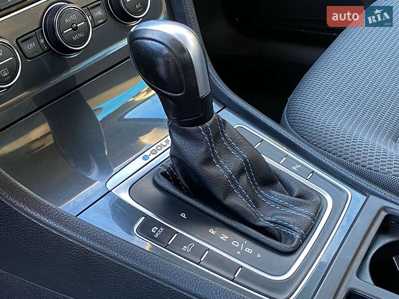 Хетчбек Volkswagen e-Golf 2020 в Самборі