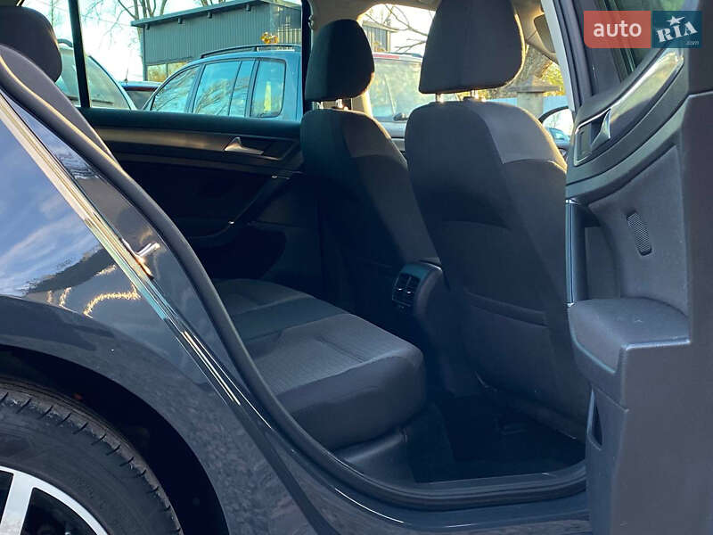 Хетчбек Volkswagen e-Golf 2020 в Самборі