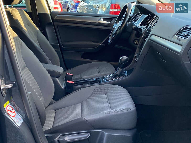 Хетчбек Volkswagen e-Golf 2020 в Самборі