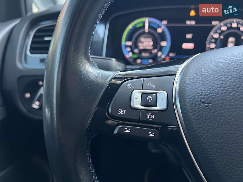 Хэтчбек Volkswagen e-Golf 2019 в Львове