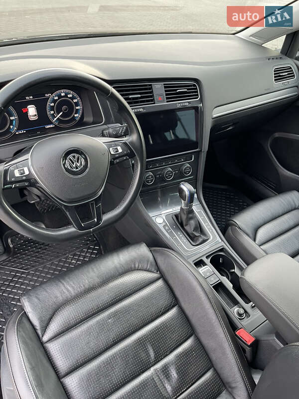 Хэтчбек Volkswagen e-Golf 2018 в Луцке